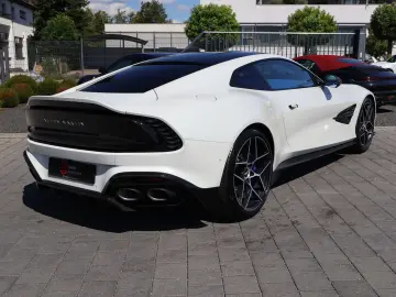 ASTON MARTIN Vanquish V12 by  Q  full CARBON-Sonderl…