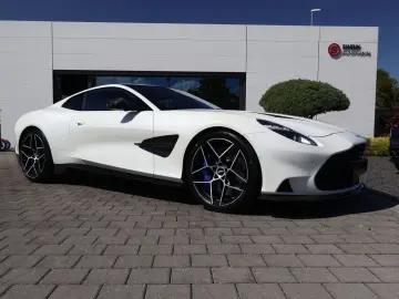 ASTON MARTIN Vanquish V12 by  Q  full CARBON-Sonderl…