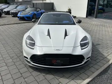 ASTON MARTIN Vanquish V12 by  Q  full CARBON-Sonderl…