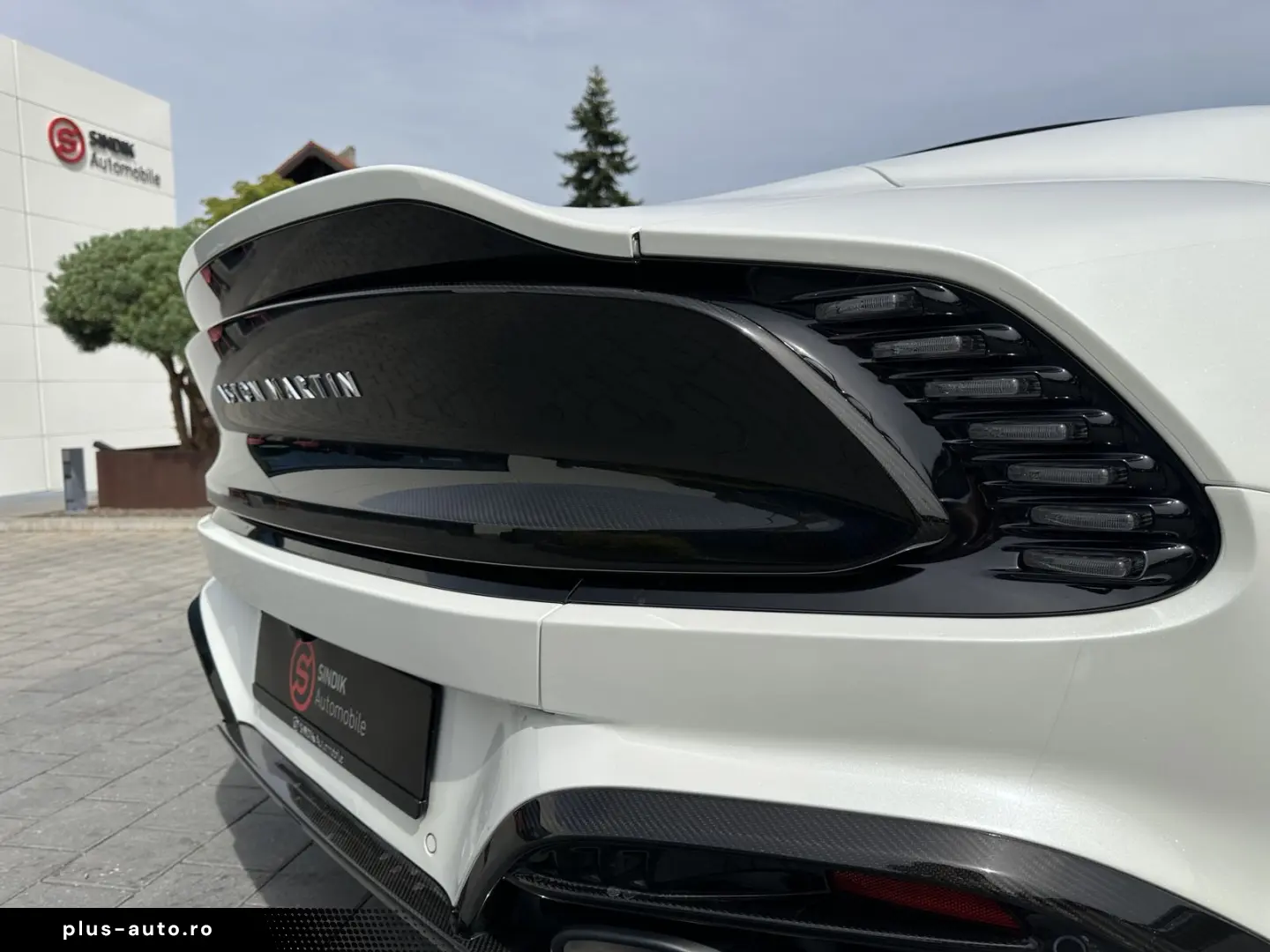 ASTON MARTIN Vanquish V12 by  Q  full CARBON-Sonderl&hellip;