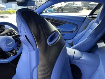 ASTON MARTIN Vanquish V12 by  Q  full CARBON-Sonderl…