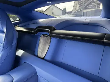 ASTON MARTIN Vanquish V12 by  Q  full CARBON-Sonderl…