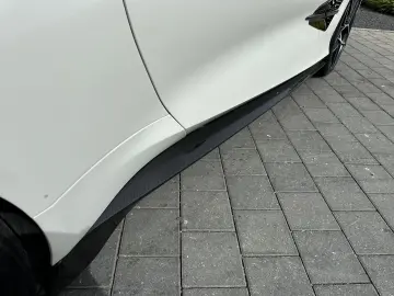 ASTON MARTIN Vanquish V12 by  Q  full CARBON-Sonderl…