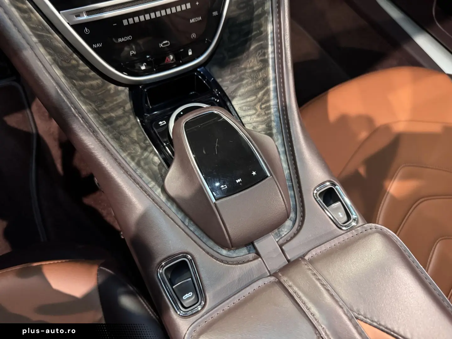 ASTON MARTIN DBS 2020 — imagine 20
