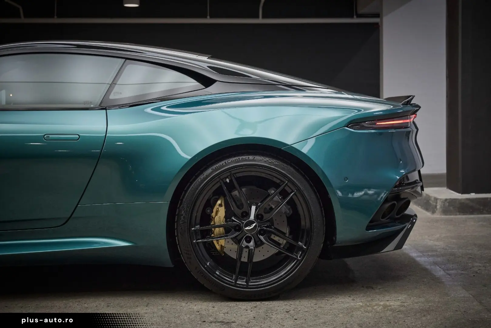 ASTON MARTIN DBS 5.2 V12