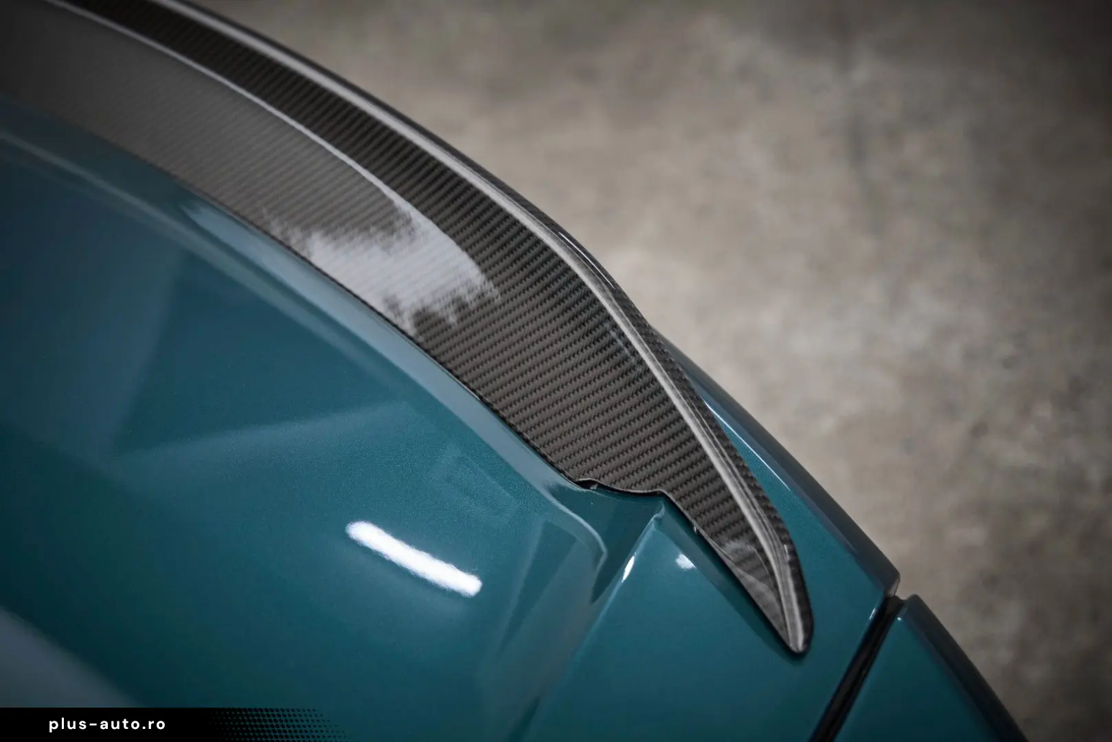 ASTON MARTIN DBS 5.2 V12