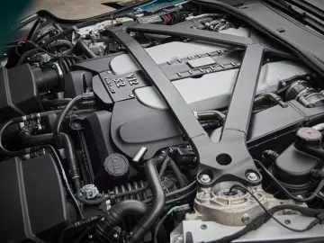 ASTON MARTIN DBS 5.2 V12