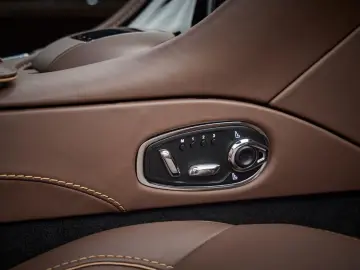 ASTON MARTIN DBS 5.2 V12