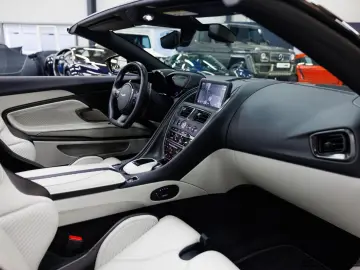 ASTON MARTIN DBS 770 Ultimate Volante   1 199   21