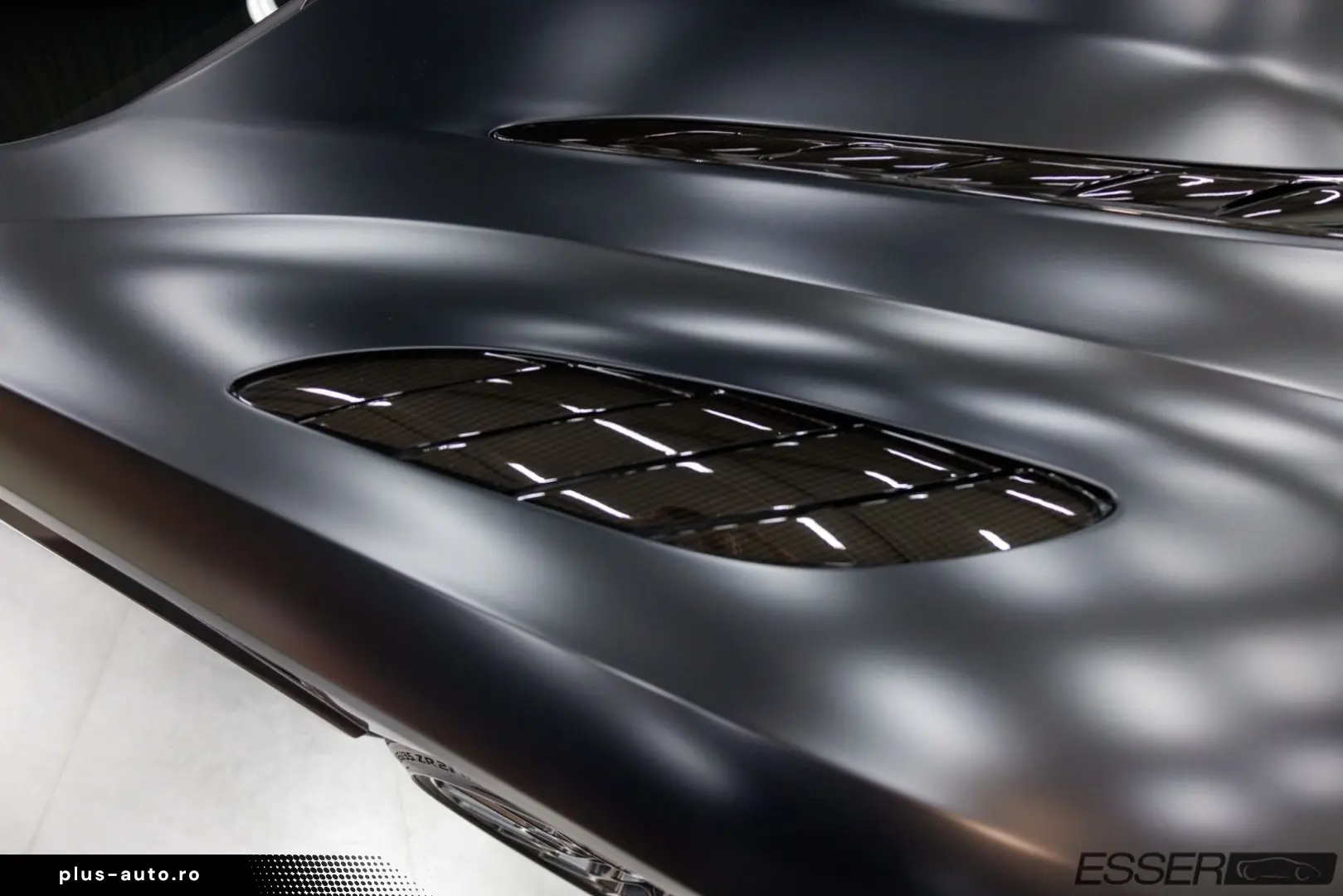 ASTON MARTIN DBS 770 Ultimate Volante   1 199   21