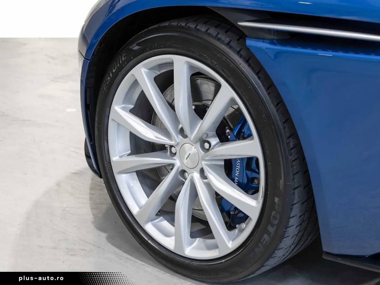 ASTON MARTIN DB11 Volante -Plasma Blue-