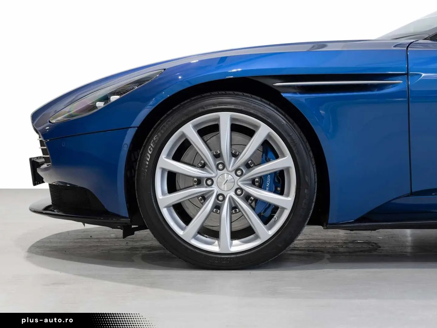ASTON MARTIN DB11 Volante -Plasma Blue-