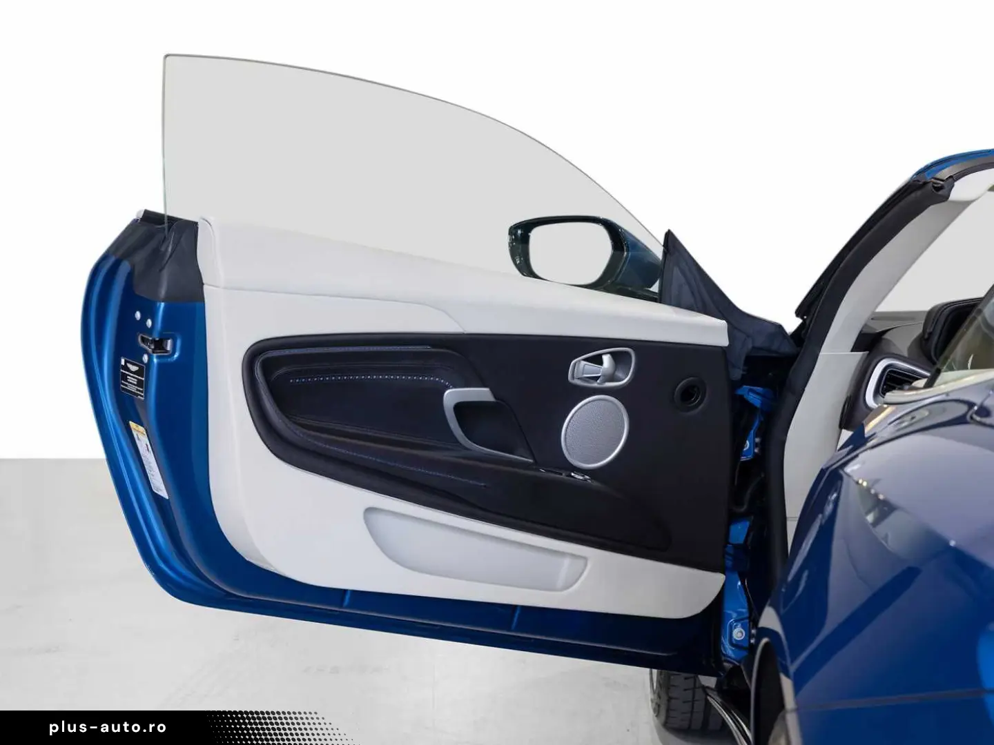 ASTON MARTIN DB11 Volante -Plasma Blue-