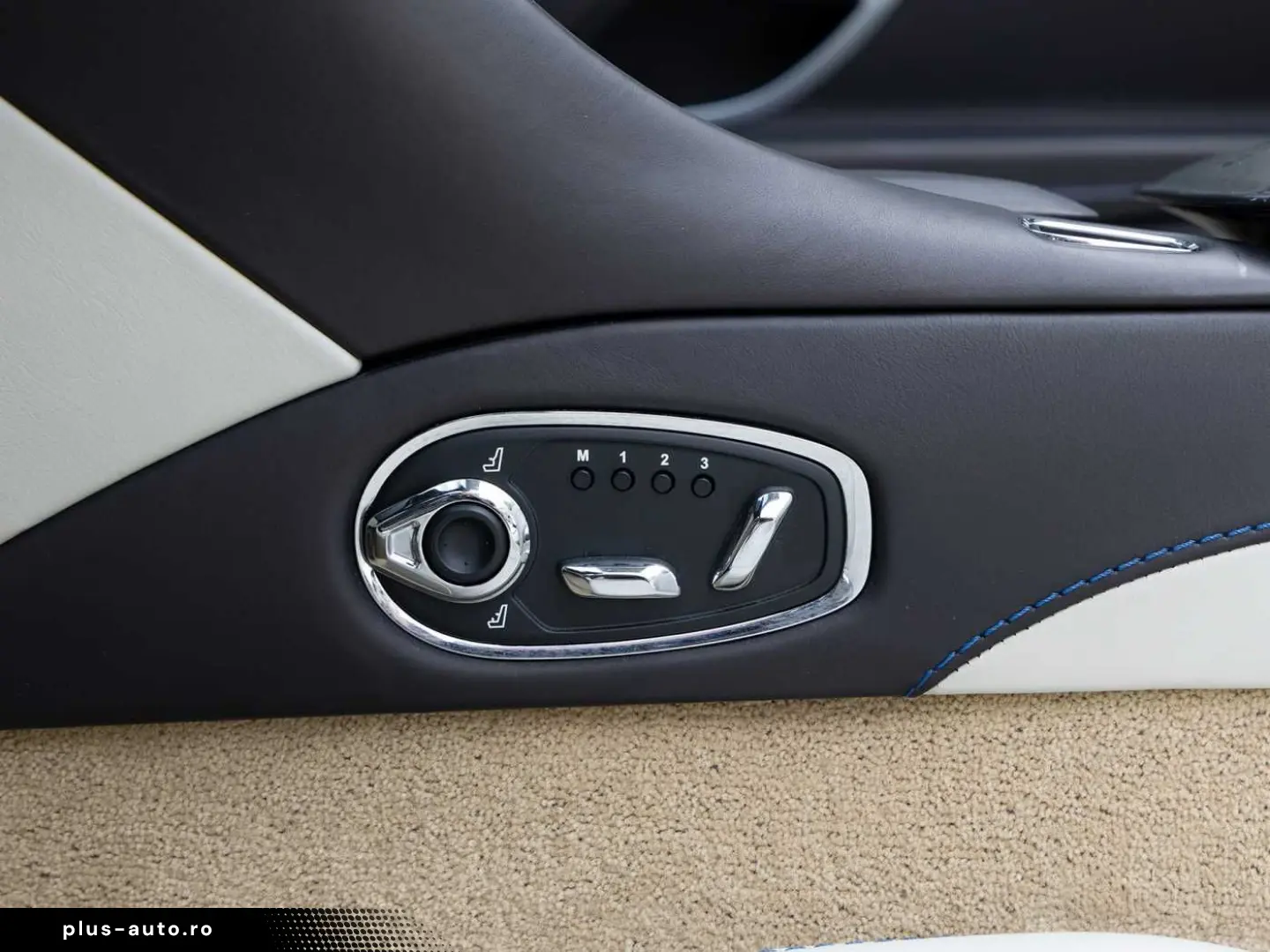 ASTON MARTIN DB11 Volante -Plasma Blue-
