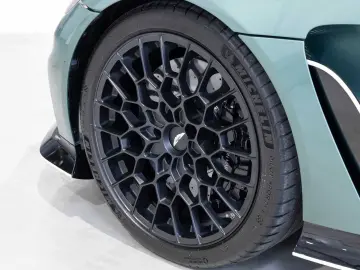 ASTON MARTIN V12 Vantage Roadster -Racing Green-