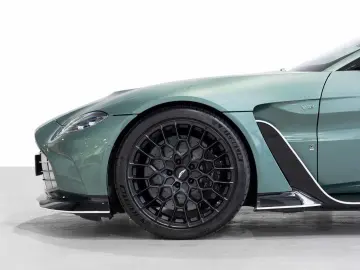 ASTON MARTIN V12 Vantage Roadster -Racing Green-