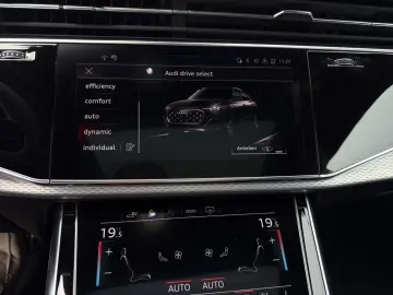Audi Q8 TFSIe QS LINE LEATHER B&O LM23