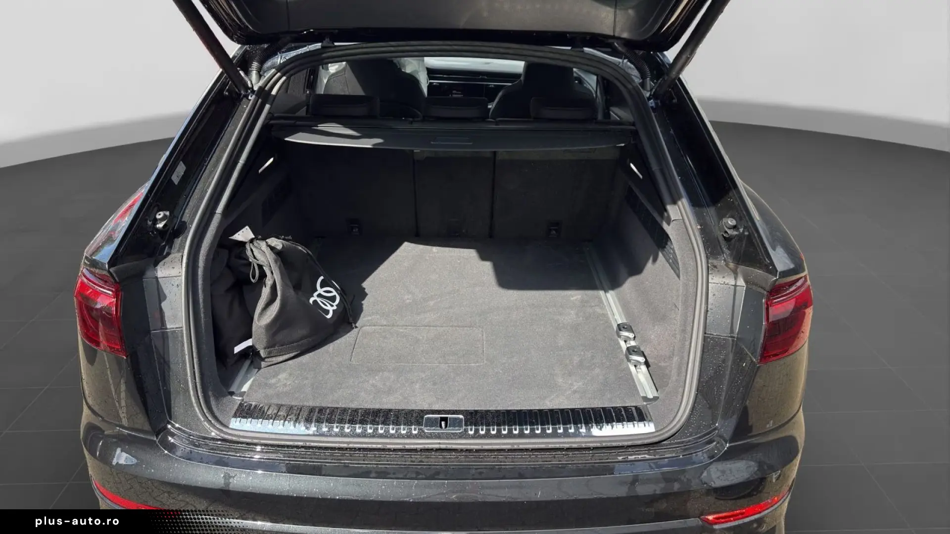 Audi Q8 TFSIe QS LINE LEATHER B&O LM23