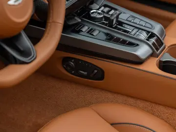 ASTON MARTIN Vanquish Volante  Bowers&Wilkins   Tita…