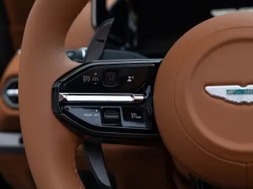 ASTON MARTIN Vanquish Volante  Bowers&Wilkins   Tita…
