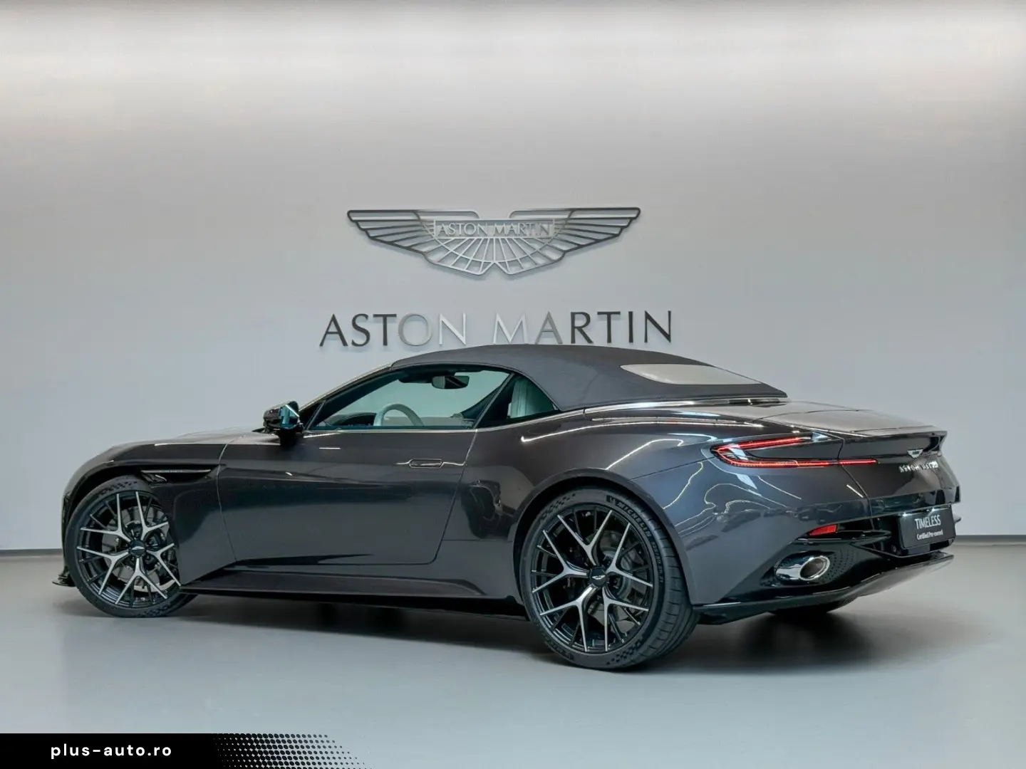 ASTON MARTIN DB12 Volante   BOWERS & WILKINS AUDIO