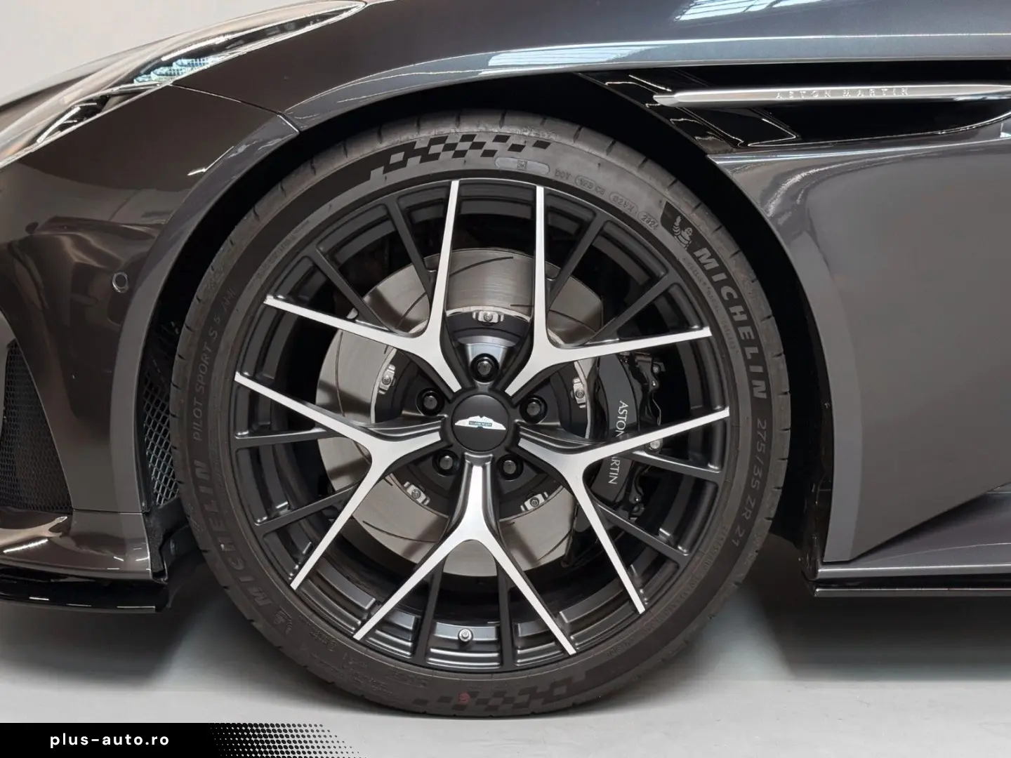 ASTON MARTIN DB12 Volante   BOWERS & WILKINS AUDIO