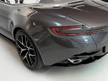 ASTON MARTIN DB12 Volante   BOWERS & WILKINS AUDIO