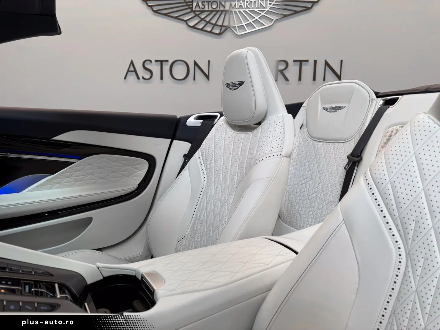 ASTON MARTIN DB12 Volante   BOWERS & WILKINS AUDIO