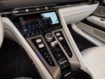 ASTON MARTIN DB12 Volante   BOWERS & WILKINS AUDIO