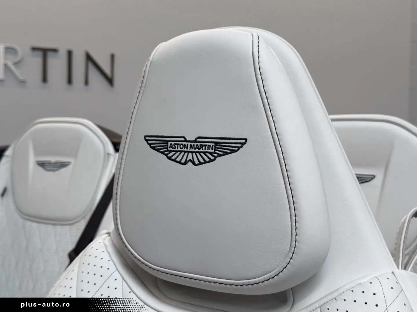 ASTON MARTIN DB12 Volante   BOWERS & WILKINS AUDIO