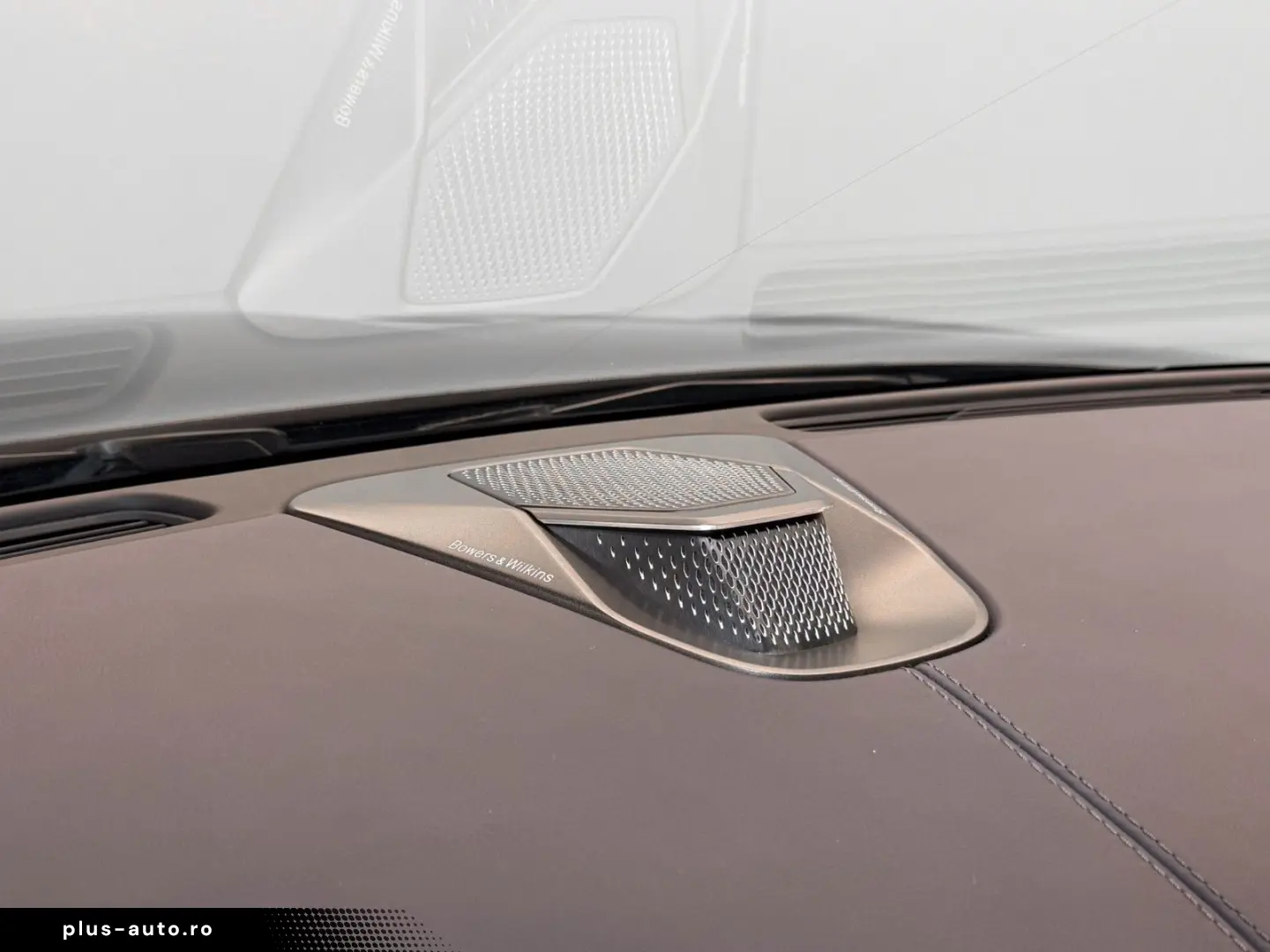 ASTON MARTIN DB12 Volante   BOWERS & WILKINS AUDIO