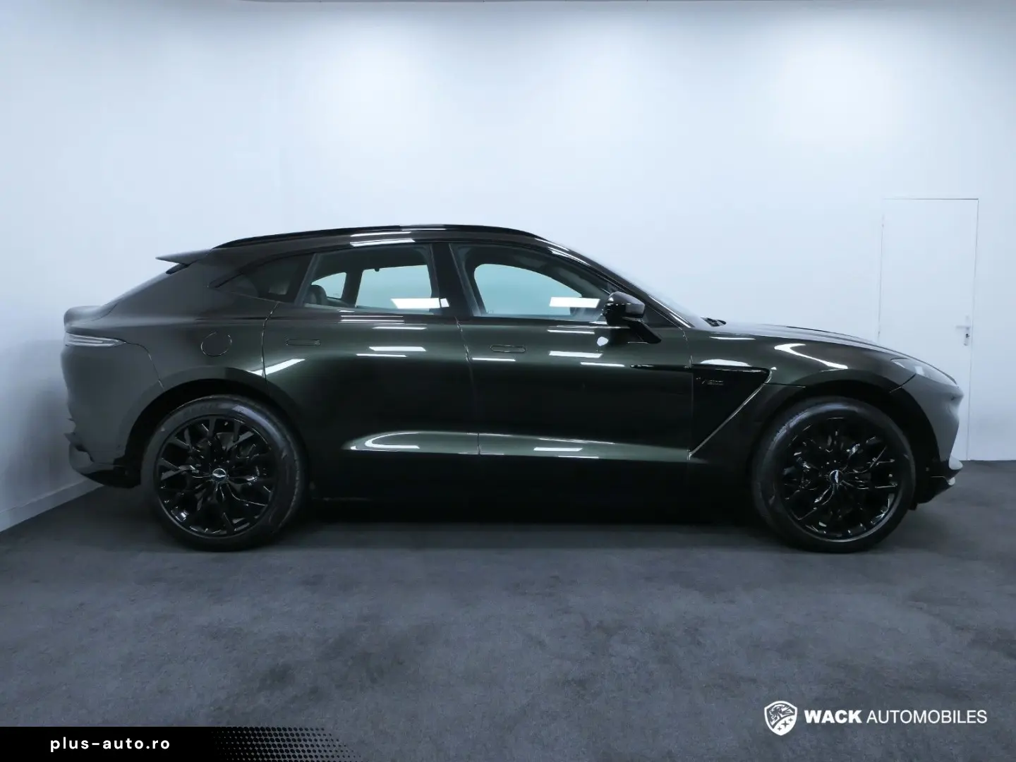 ASTON MARTIN DBX 4.0L V8 BITURBO 550 CV 1913 SPECIFICATION