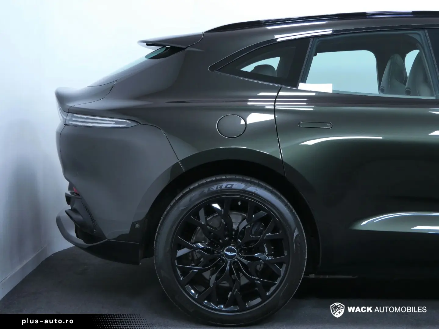 ASTON MARTIN DBX 4.0L V8 BITURBO 550 CV 1913 SPECIFICATION
