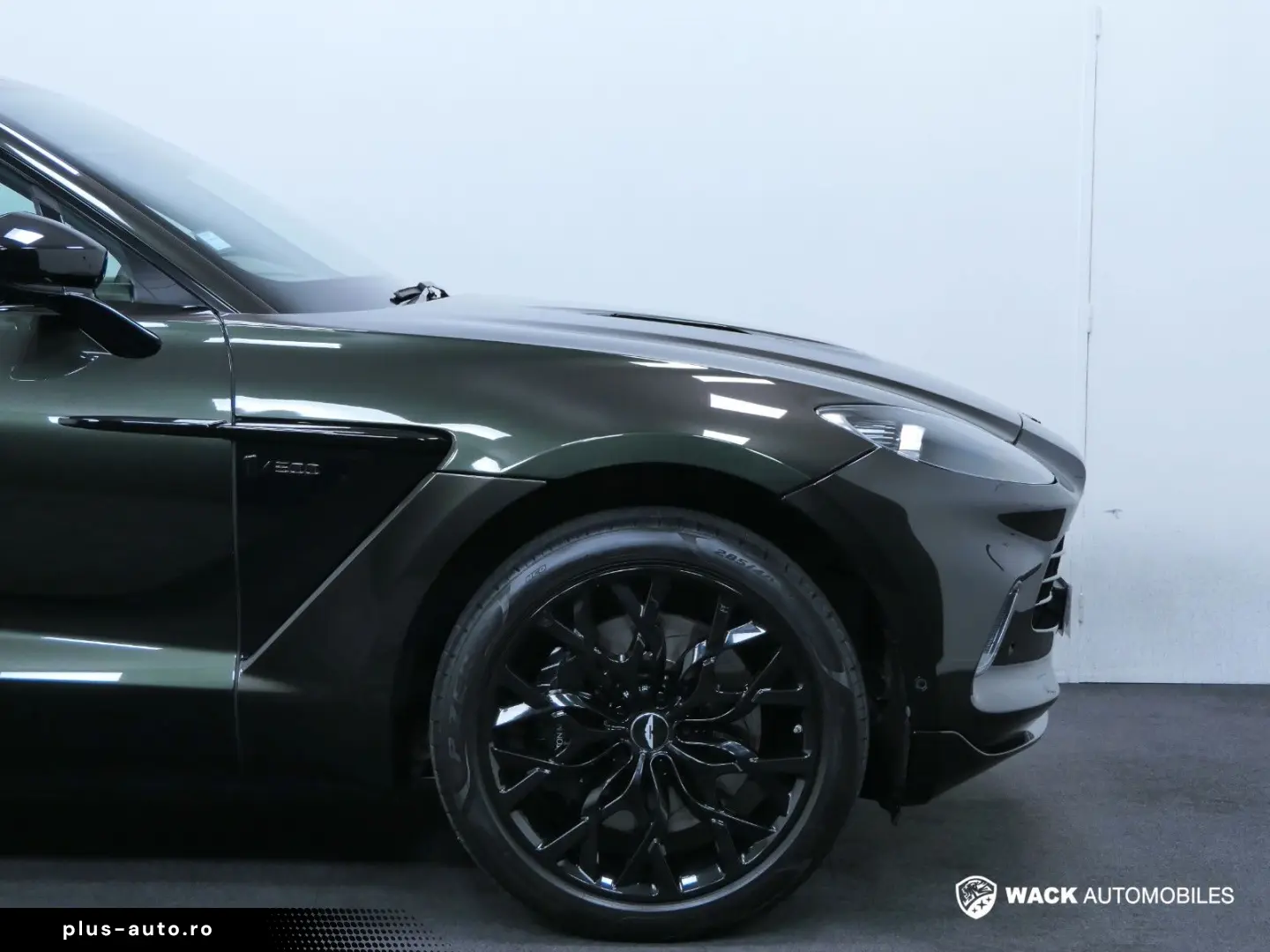 ASTON MARTIN DBX 4.0L V8 BITURBO 550 CV 1913 SPECIFICATION