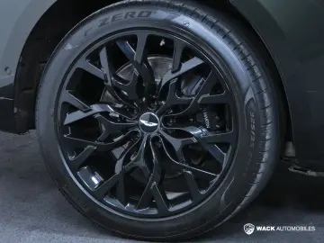 ASTON MARTIN DBX 4.0L V8 BITURBO 550 CV 1913 SPECIFICATION
