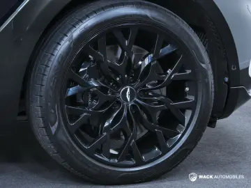 ASTON MARTIN DBX 4.0L V8 BITURBO 550 CV 1913 SPECIFICATION