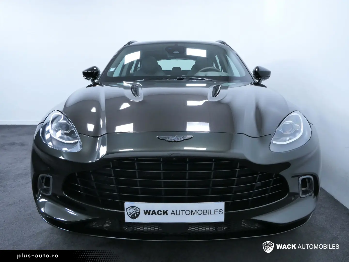 ASTON MARTIN DBX 4.0L V8 BITURBO 550 CV 1913 SPECIFICATION