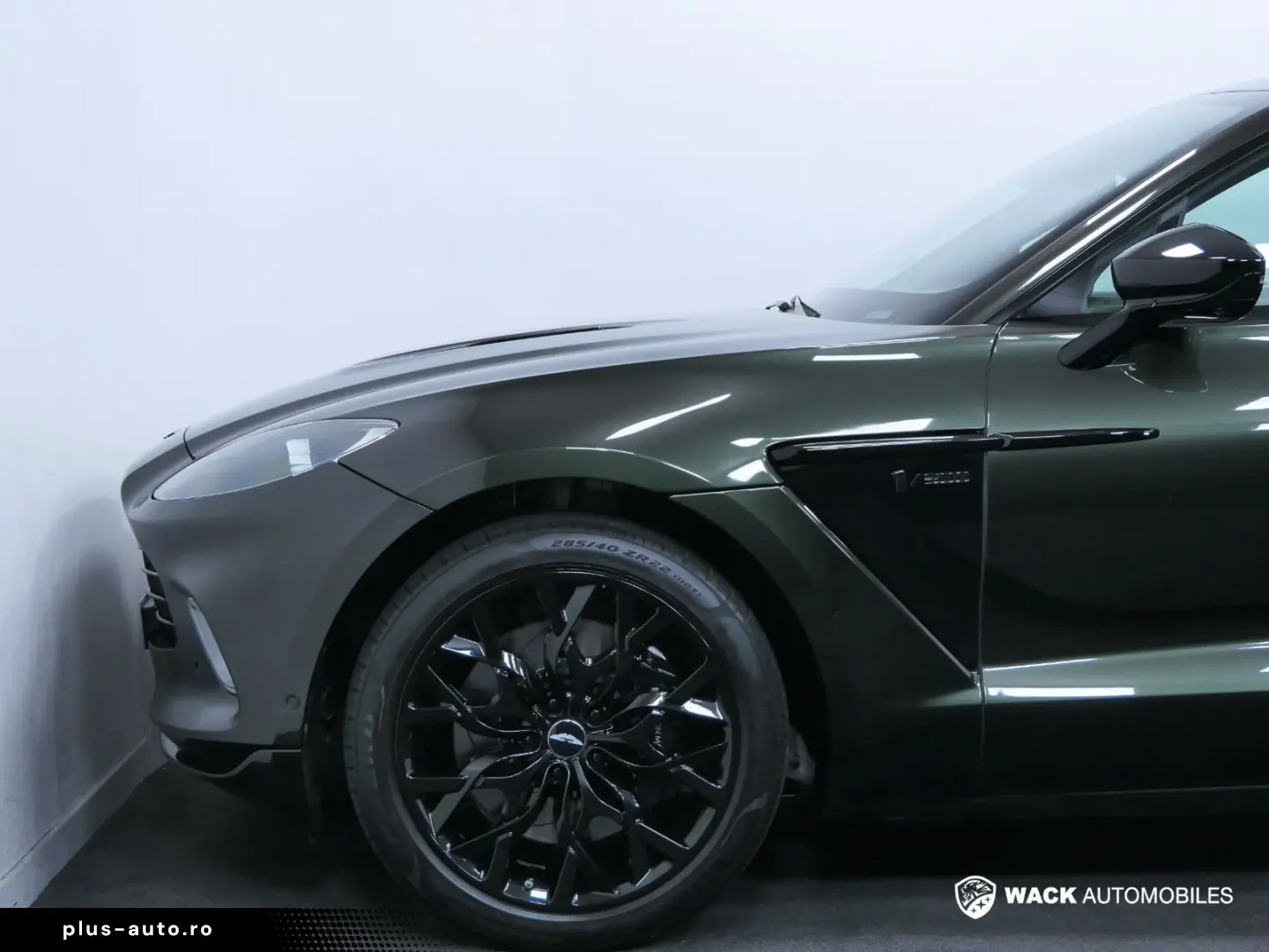 ASTON MARTIN DBX 4.0L V8 BITURBO 550 CV 1913 SPECIFICATION