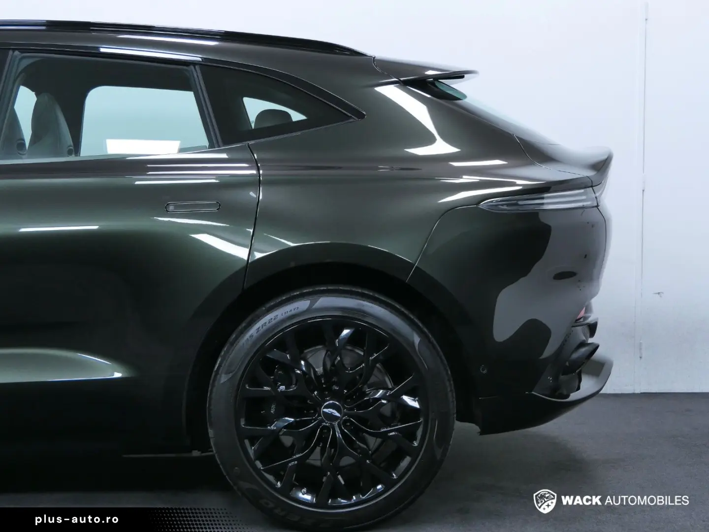 ASTON MARTIN DBX 4.0L V8 BITURBO 550 CV 1913 SPECIFICATION