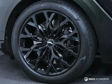 ASTON MARTIN DBX 4.0L V8 BITURBO 550 CV 1913 SPECIFICATION