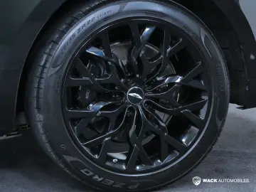 ASTON MARTIN DBX 4.0L V8 BITURBO 550 CV 1913 SPECIFICATION