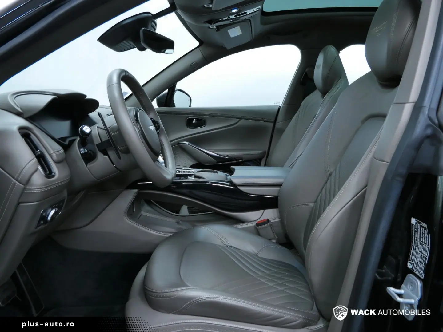 ASTON MARTIN DBX 4.0L V8 BITURBO 550 CV 1913 SPECIFICATION