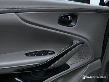 ASTON MARTIN DBX 4.0L V8 BITURBO 550 CV 1913 SPECIFICATION