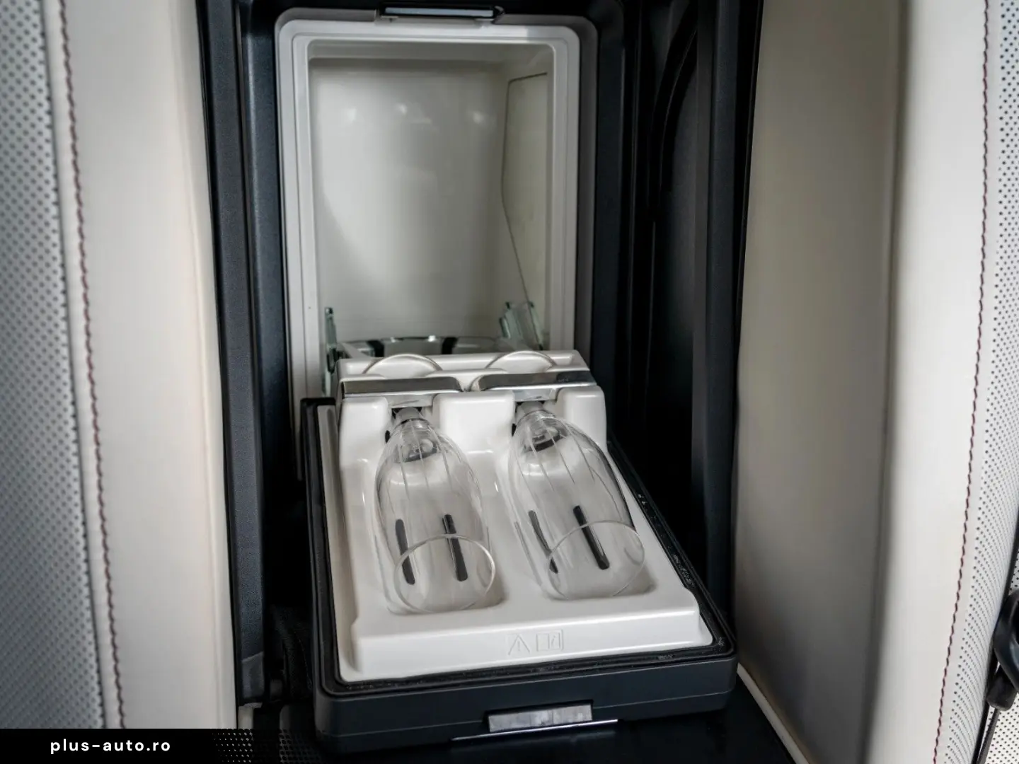 ROLLS ROYCE Ghost  PROVENANCE