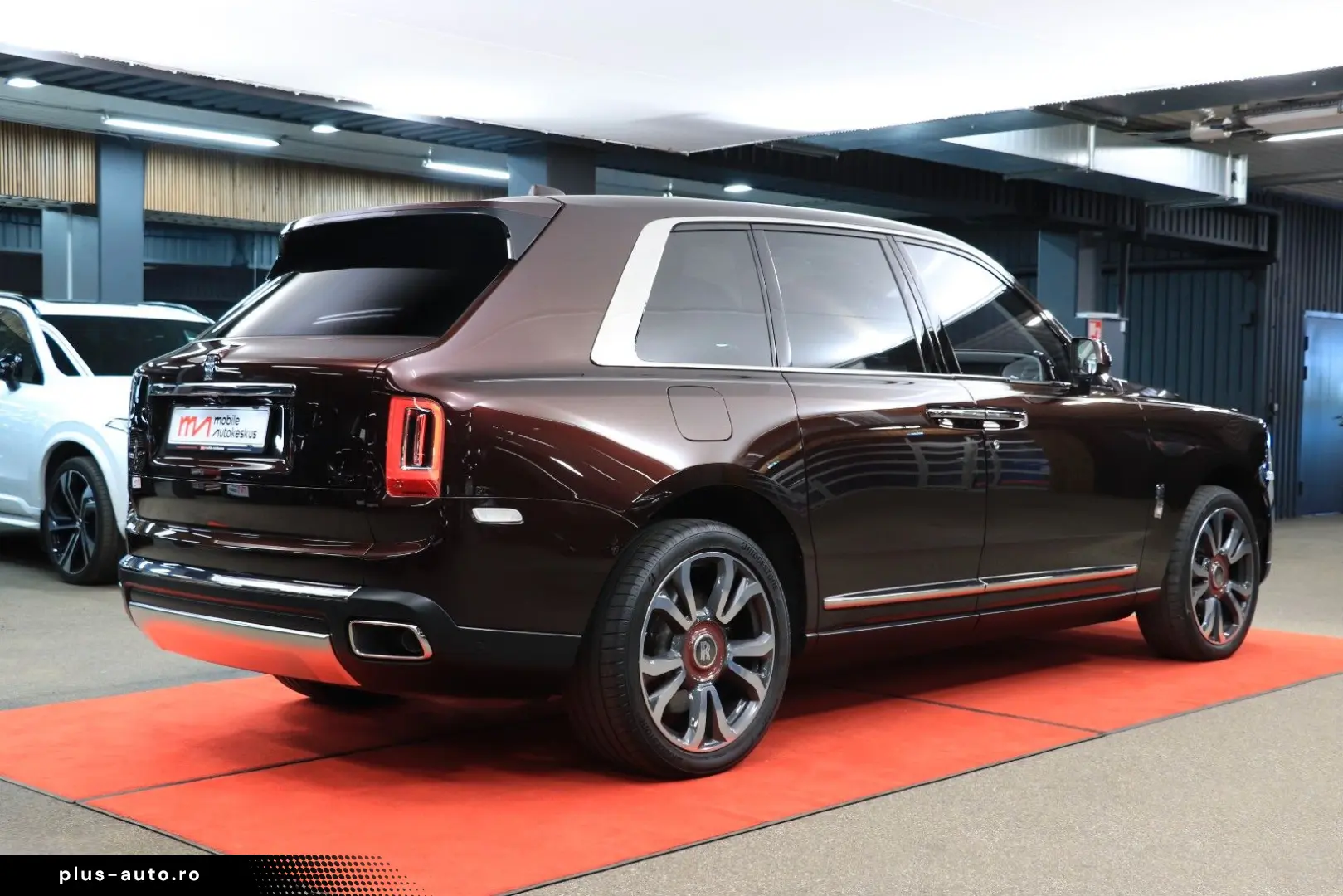 ROLLS ROYCE Cullinan - HUD TV 360 MASSAGE PANO NIGHT