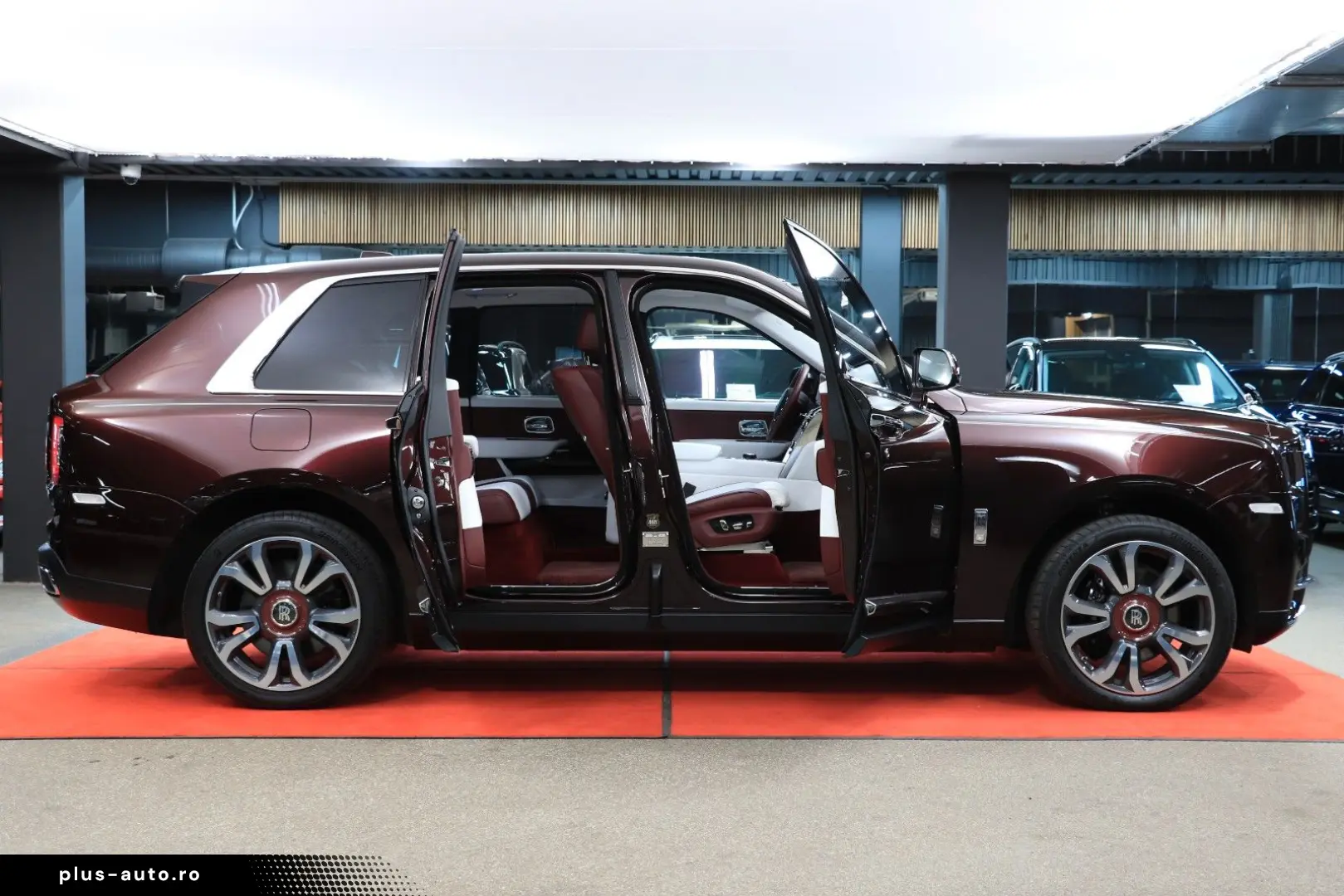ROLLS ROYCE Cullinan - HUD TV 360 MASSAGE PANO NIGHT