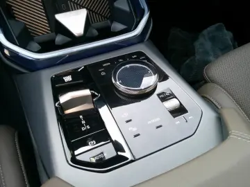 BMW X3 xDrive20d ParkAssisPlus DrivAssisProf Head-Up