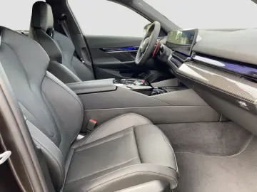 BMW M5 Limousine Hybrid UPE