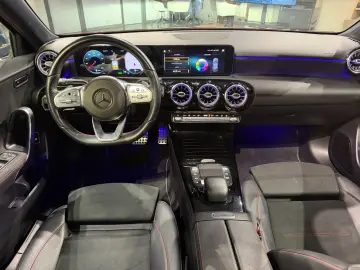 Mercedes-Benz A 250e AMG Pano Burm Camera