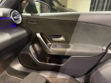 Mercedes-Benz A 250e AMG Pano Burm Camera